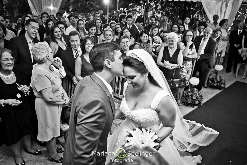 fotos emocionantes do dia do casamento no alto da boa vista RJ em registro de Mariana Seelinger Fotografia