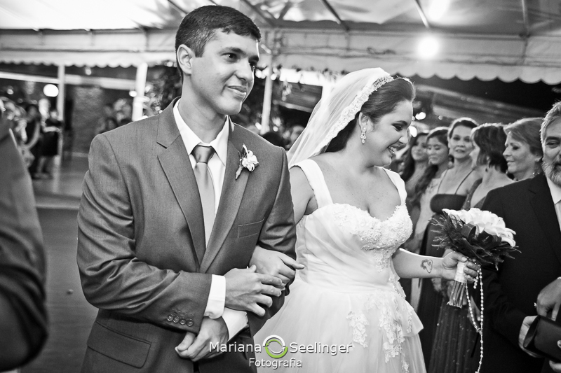 fotos emocionantes do dia do casamento no alto da boa vista RJ em registro de Mariana Seelinger Fotografia