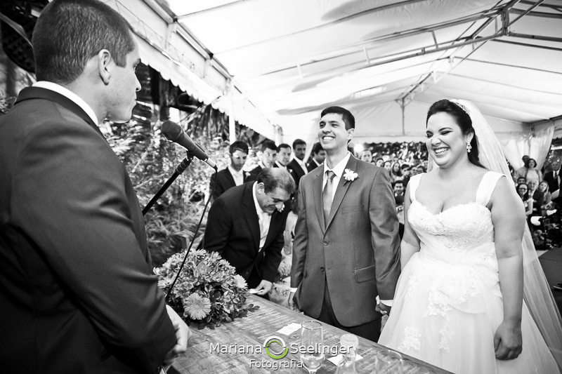 fotos emocionantes do dia do casamento no alto da boa vista RJ em registro de Mariana Seelinger Fotografia