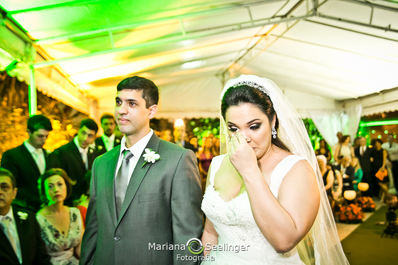 fotos emocionantes do dia do casamento no alto da boa vista RJ em registro de Mariana Seelinger Fotografia