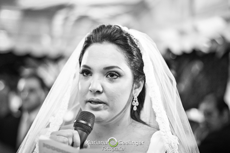 fotos emocionantes do dia do casamento no alto da boa vista RJ em registro de Mariana Seelinger Fotografia