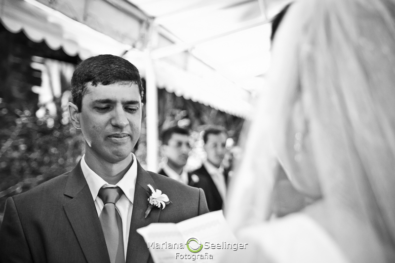 fotos emocionantes do dia do casamento no alto da boa vista RJ em registro de Mariana Seelinger Fotografia