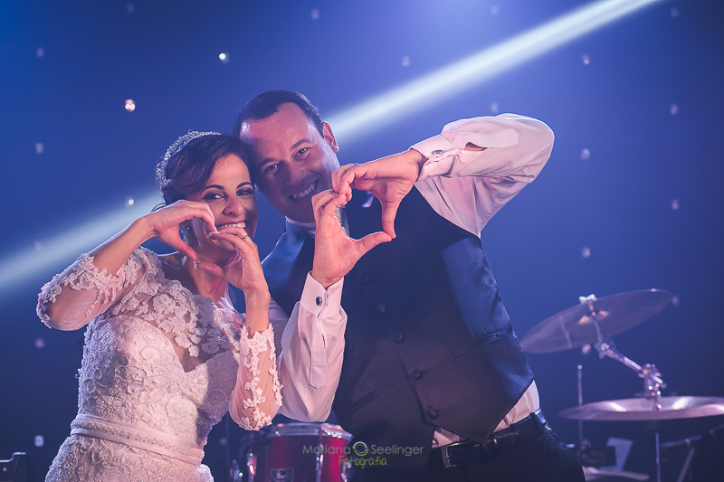 Fotos de casamento noivos em ICB Iate Clube Brasileiro em Niterói RJ por Mariana Seelinger