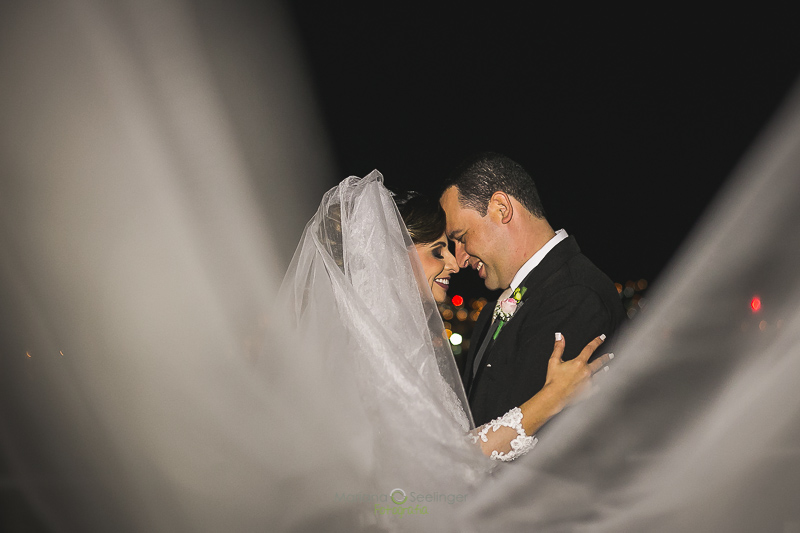 Fotos de casamento noivos em ICB Iate Clube Brasileiro em Niterói RJ por Mariana Seelinger