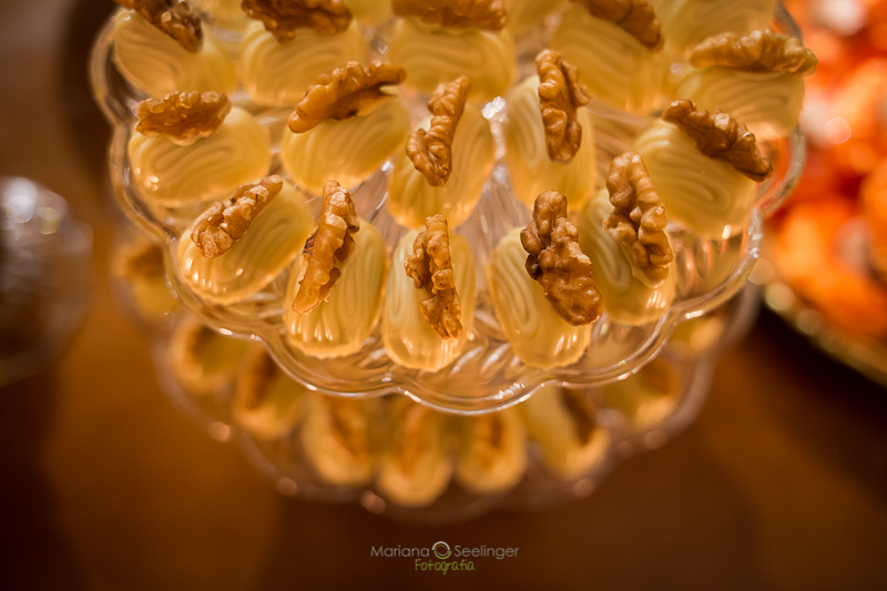 Doces finos de casamento em casamento registrado por Mariana Seelinger Fotografia de Casamentos e Familias em Niterói RJ