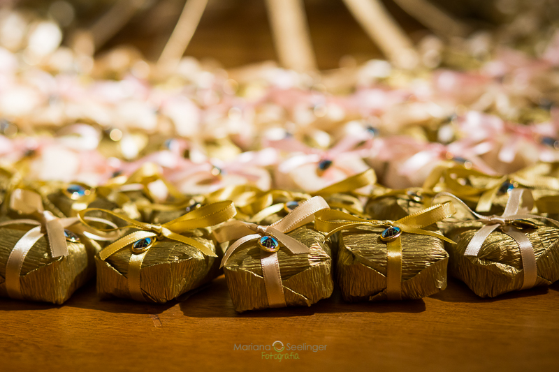 Bem casados finos em casamento registrado por Mariana Seelinger Fotografia de Casamentos e Familias em Niterói RJ