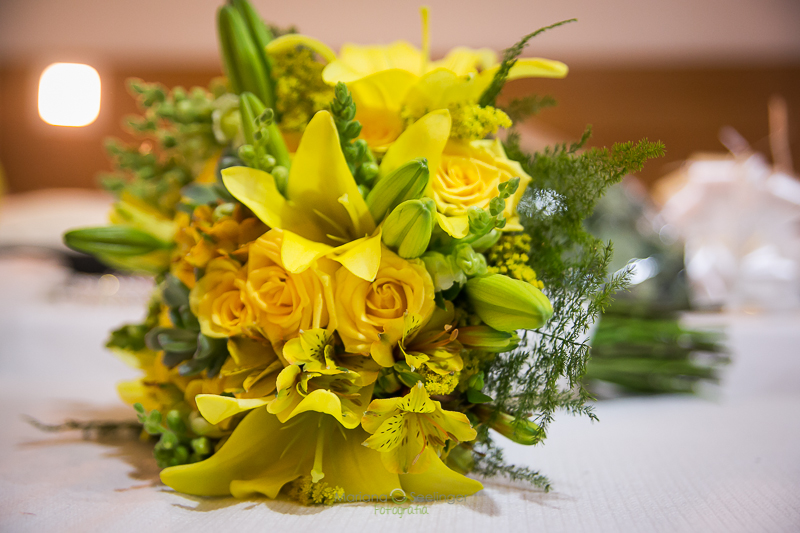 Bouquet de noiva em casamento realizado em Niterói RJ por Mariana Seelinger Fotógrafa de Casamentos em Niterói e Rio de Janeiro