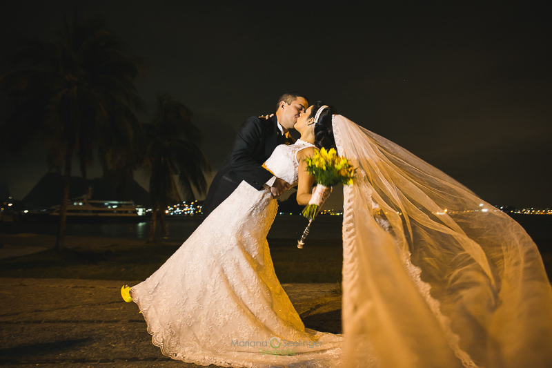 Fotos de noivos no casamento em niterói RJ