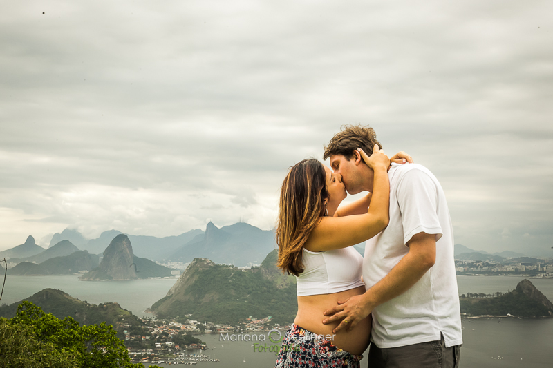 Paisagem carioca ilustrando foto de casais e familias por Mariana Seelinger Fotografia de Casamentos e Familias