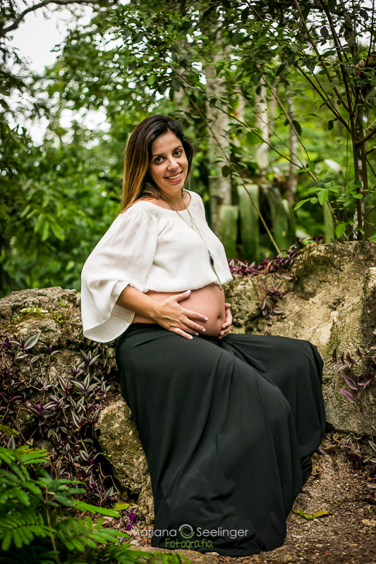 Ensaio de Gestante em paisagem carioca pelo olhar de Mariana Seelinger Fotografia de Casamentos e Famílias