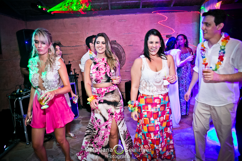 convidados do casamento em fotografia de Mariana Seelinger Fotógrafa de Casamentos em Niterói e RJ