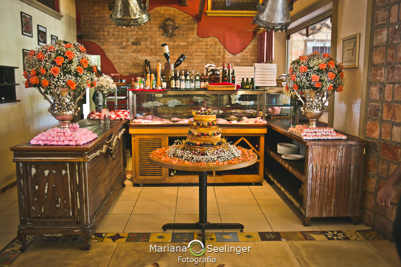 Decoração no restaurante italiano da carmine em fotografia de Mariana Seelinger Fotógrafa de Casamentos em Niterói e RJ