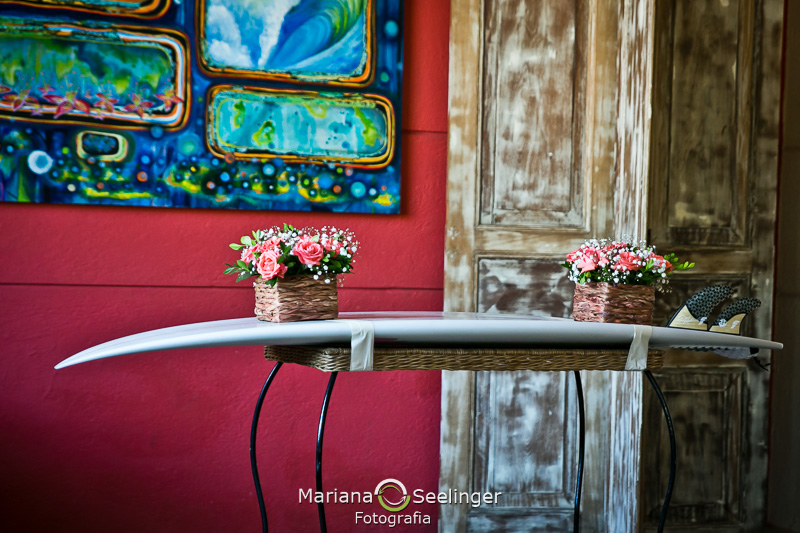 Fotografia da decoração bem colorida do almoço de casamento em fotografia de Mariana Seelinger Fotógrafa de Casamentos em Niterói e RJ