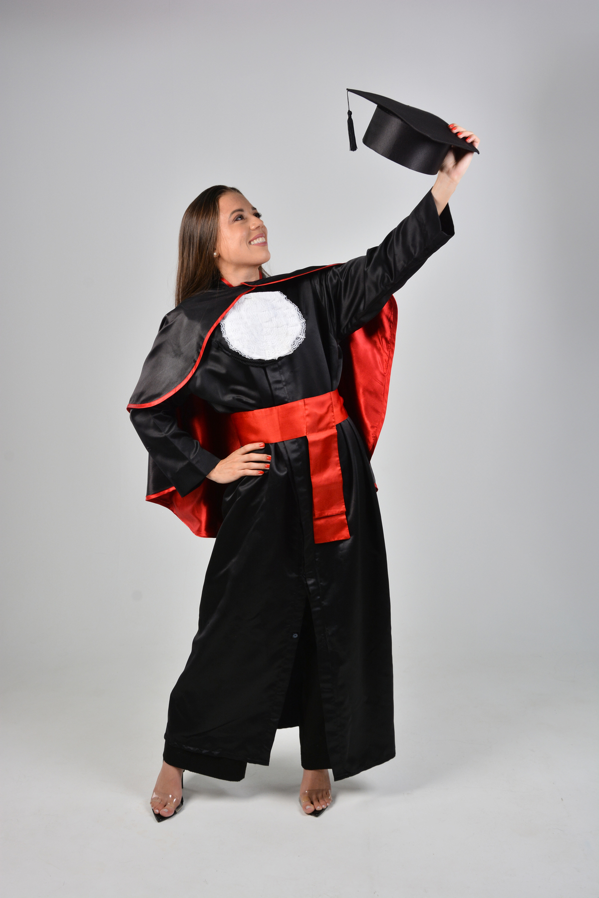 ensaio fotográfico com beca em estúdio