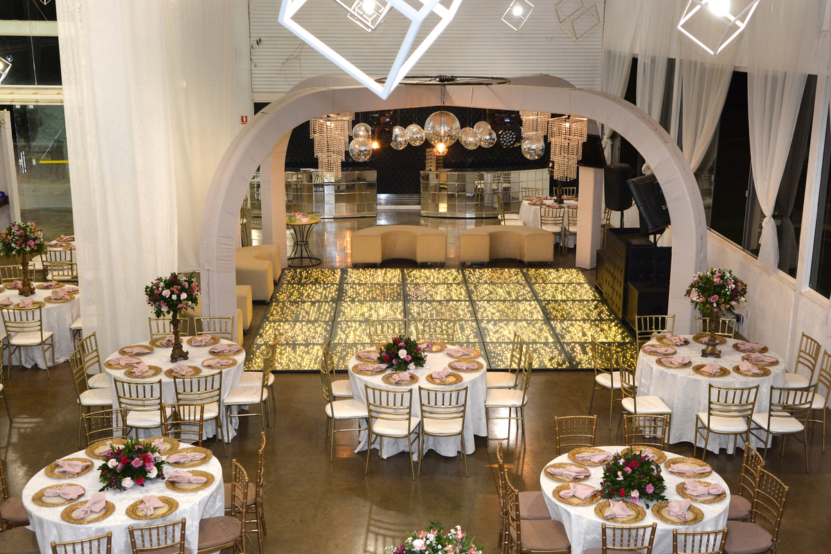 Pista de dança no salão de festas Cerrado Palace