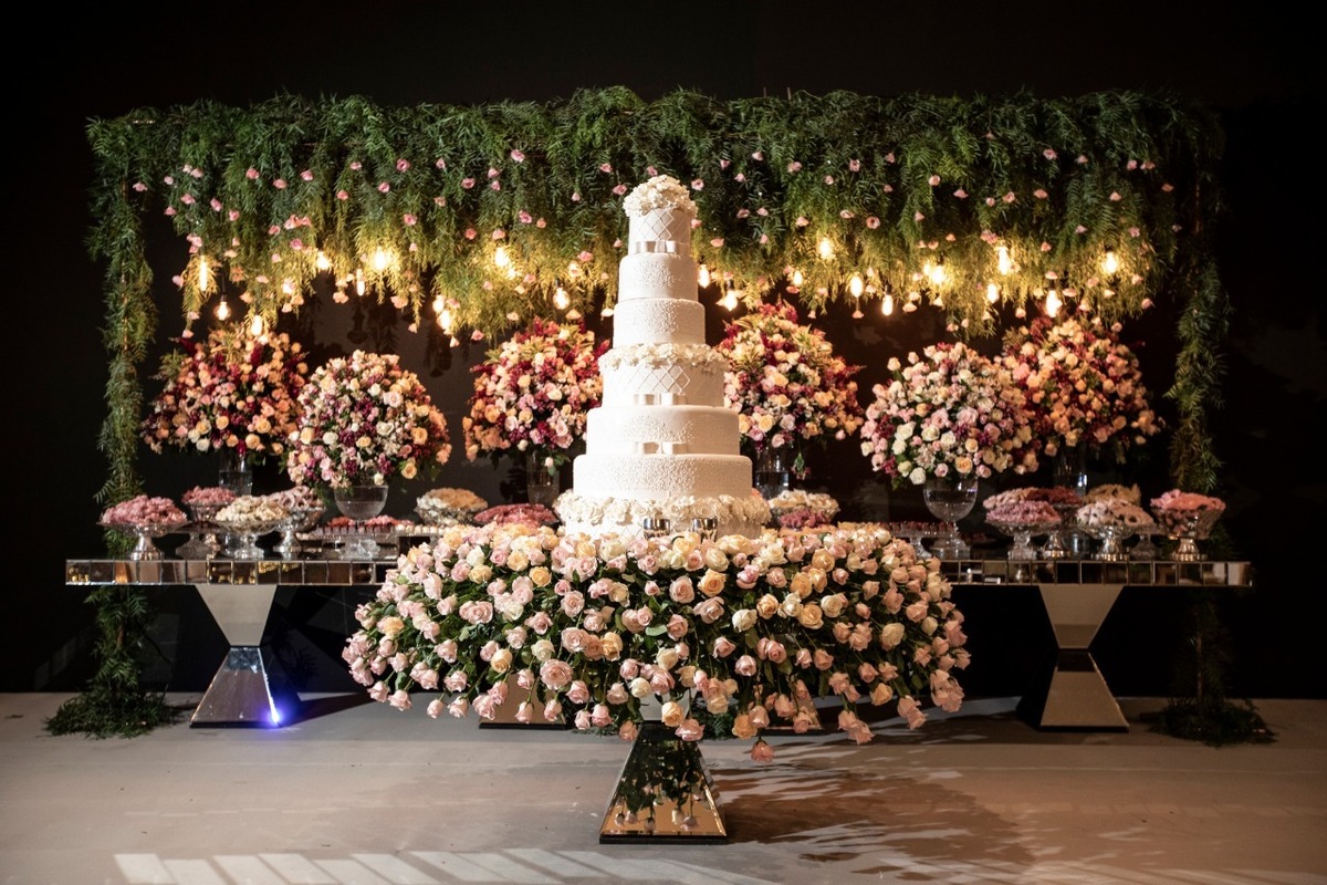 Mesa de Bolo No Espaço Villa Rizza