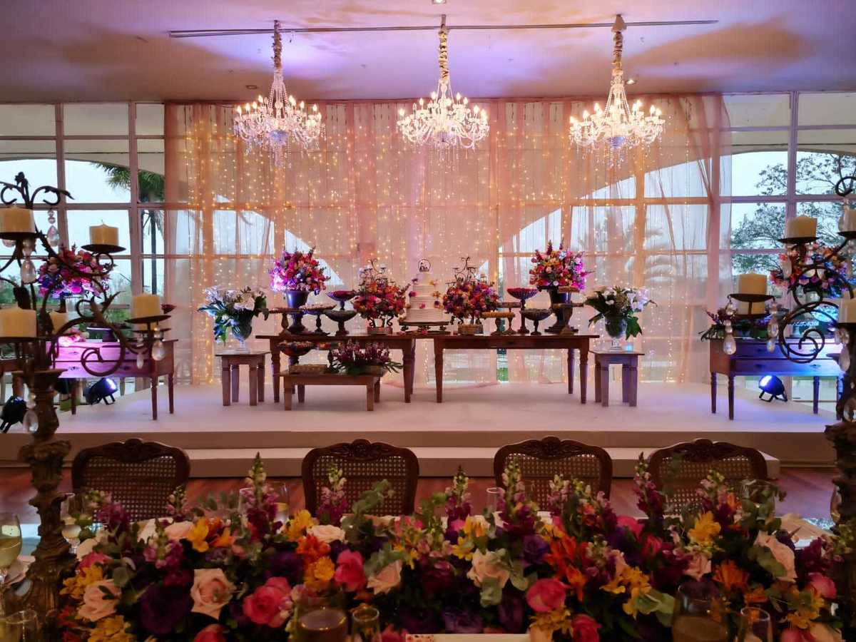 Mesa de Bolo Decorada no Villa Rizza  Brasília
