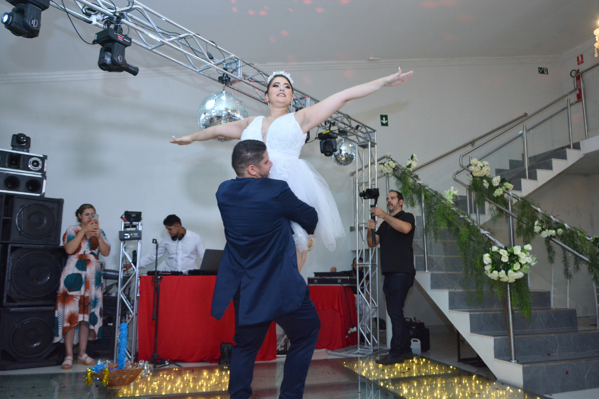 Pista de dança no espaço Jardins GO