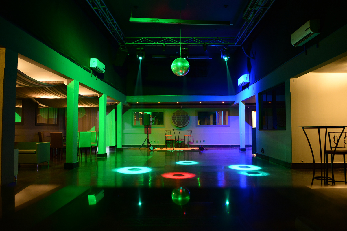 Boate no salão de festas Varanda Parque