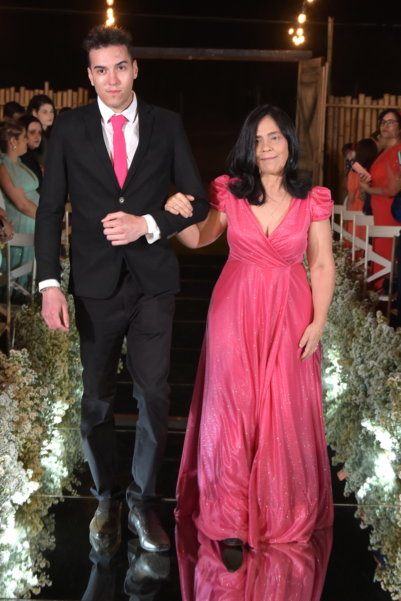 Passarela de espelho no cerrado palace