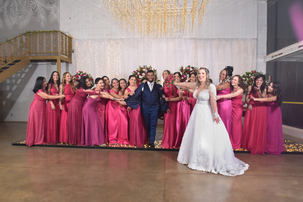 Fotografia com as madrinhas de casamento