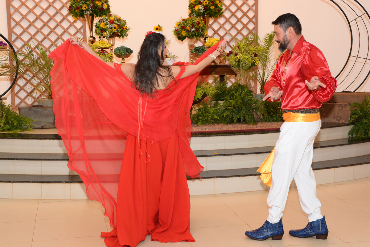Dança Cigana  no espaço Floresta 
