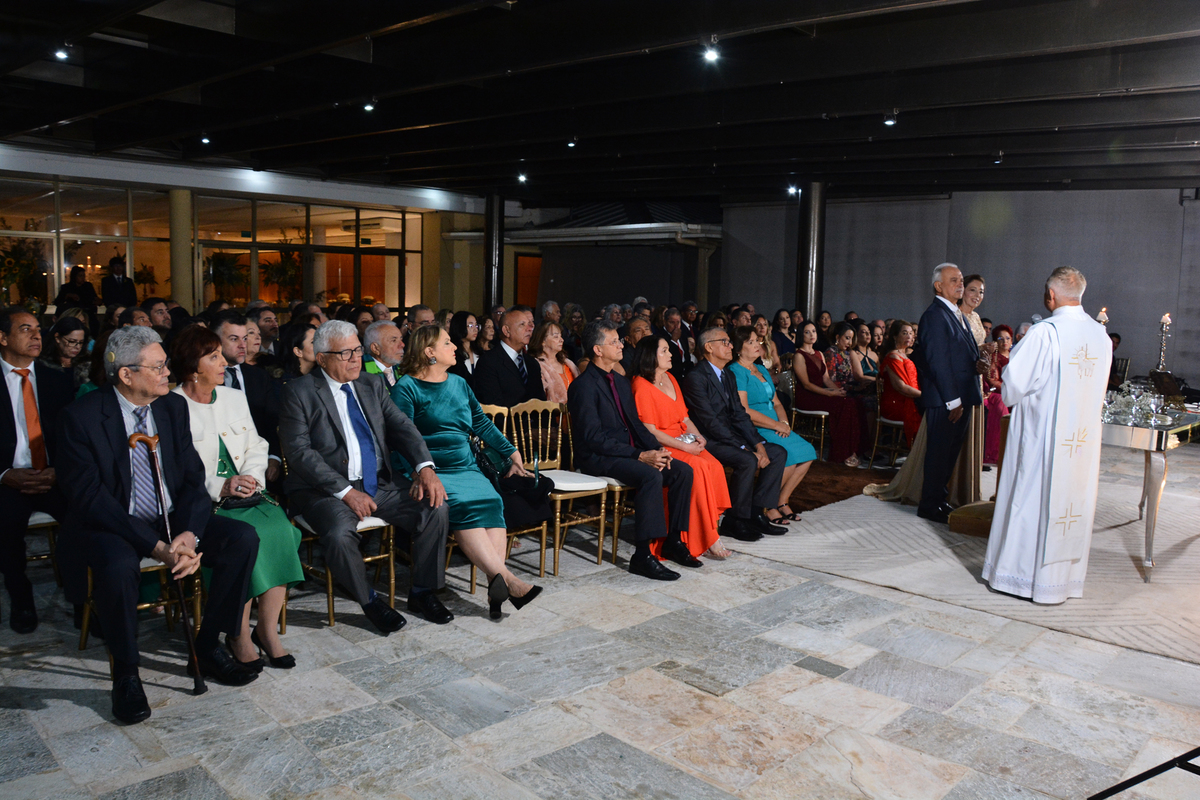 Missa para Celebração de Bodas de Ouro no Porto Vitoria