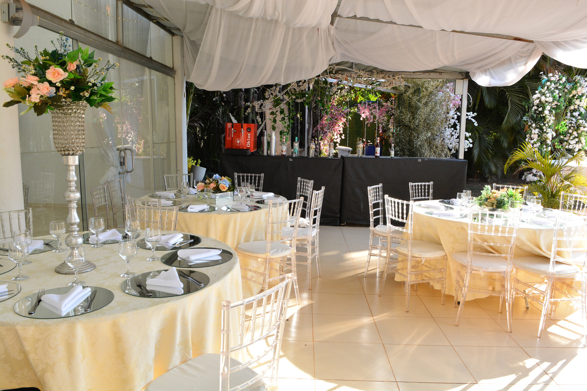 Decoração no Espaço dos leões Salão de festa