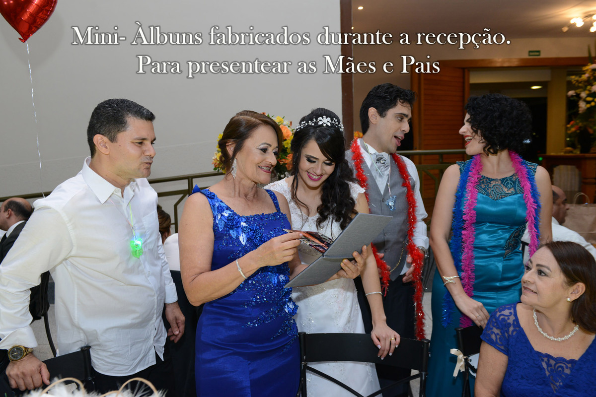 Mini-álbuns entregues  durante a recepção do casamento para as mães