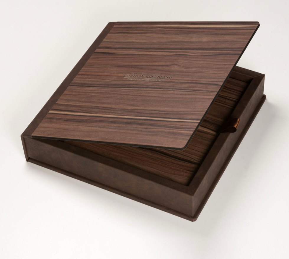 caixa pa album com acabamento de madeira