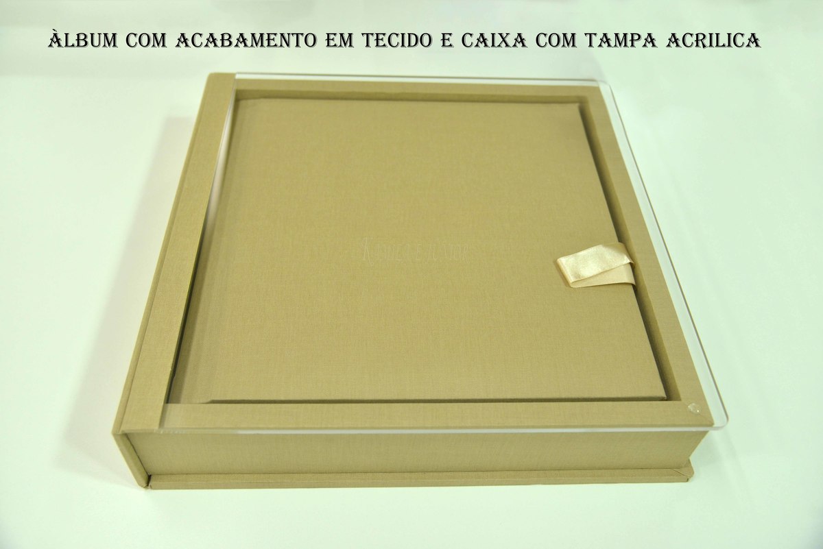 Album encadernado em tecido com caixa tampa de acrílico
