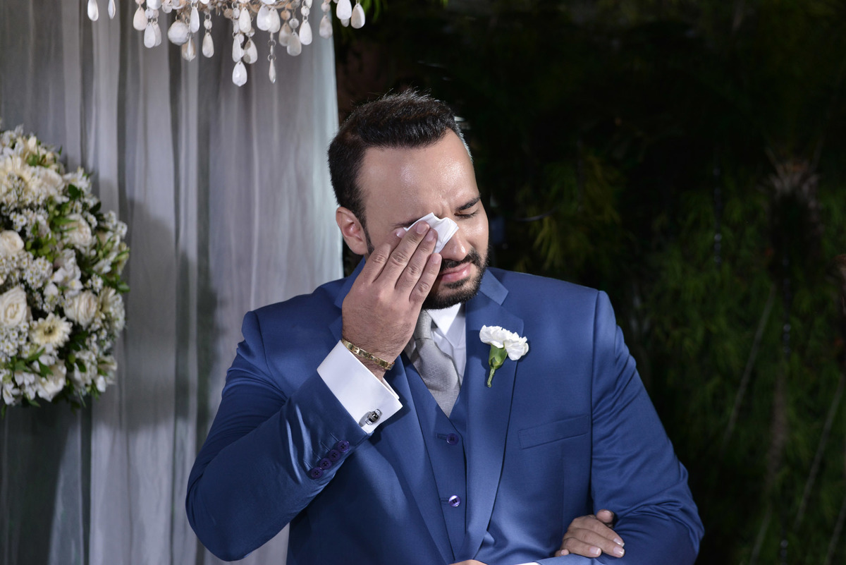 noivo chorando 