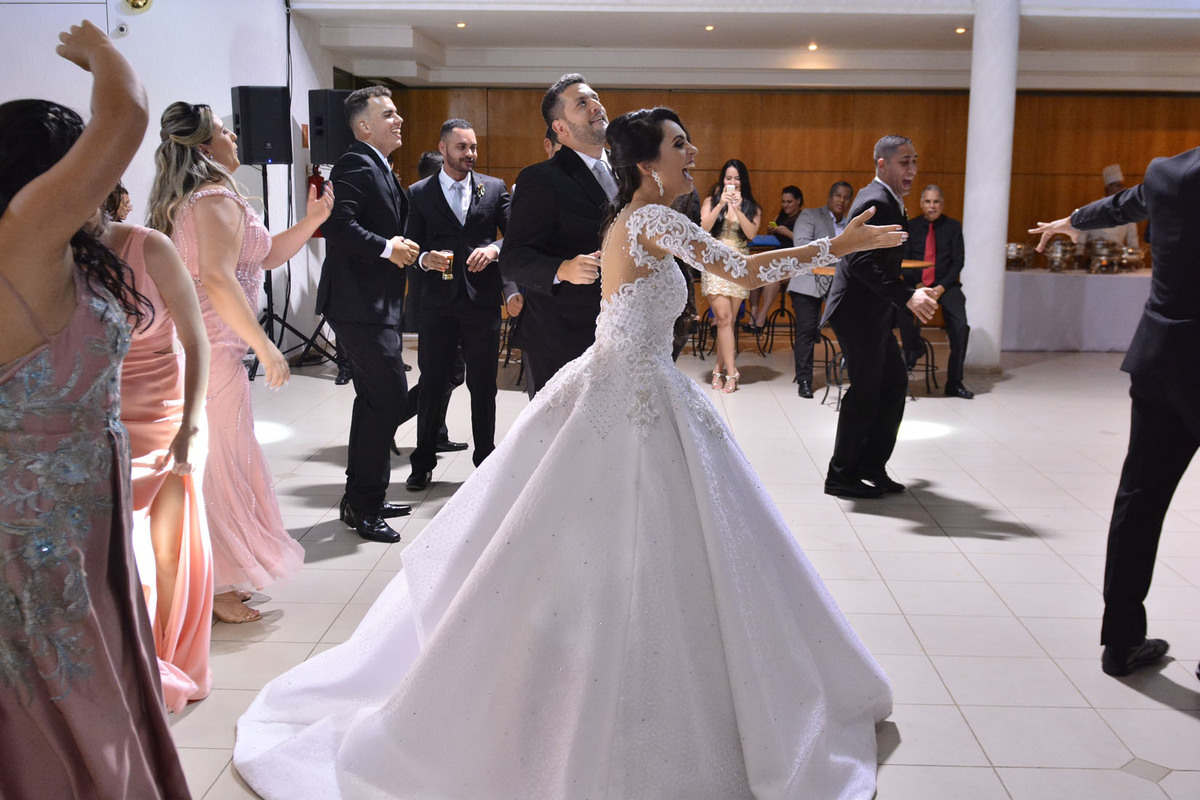 vestido de noiva estilo princesa