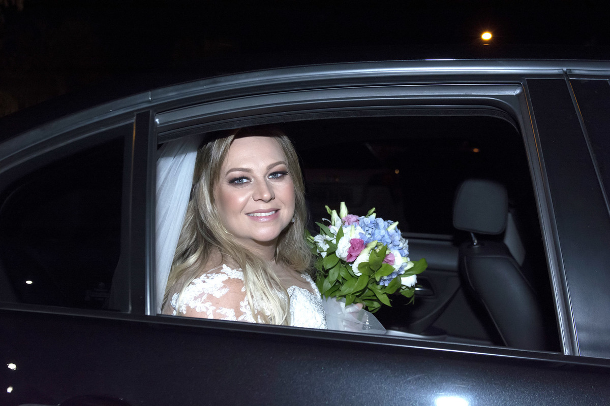 noiva no carro