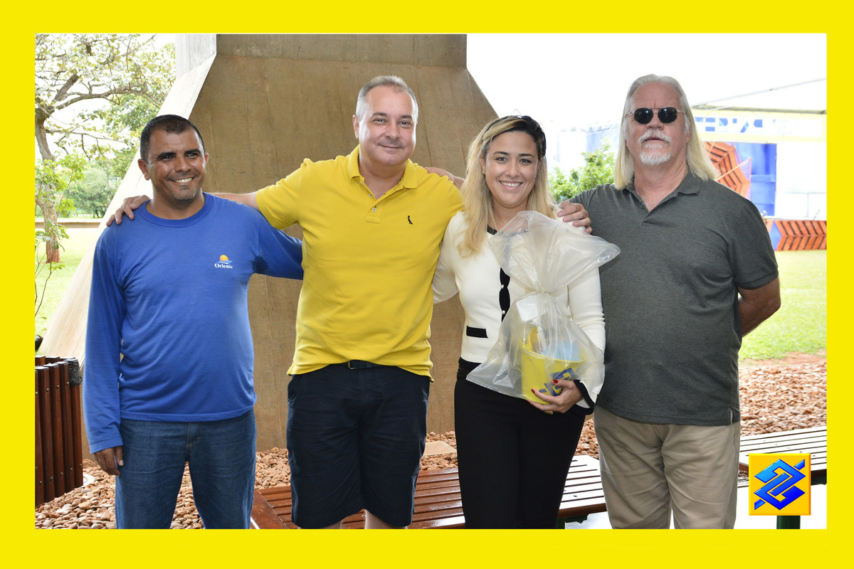 Plantio de árvores CCBB