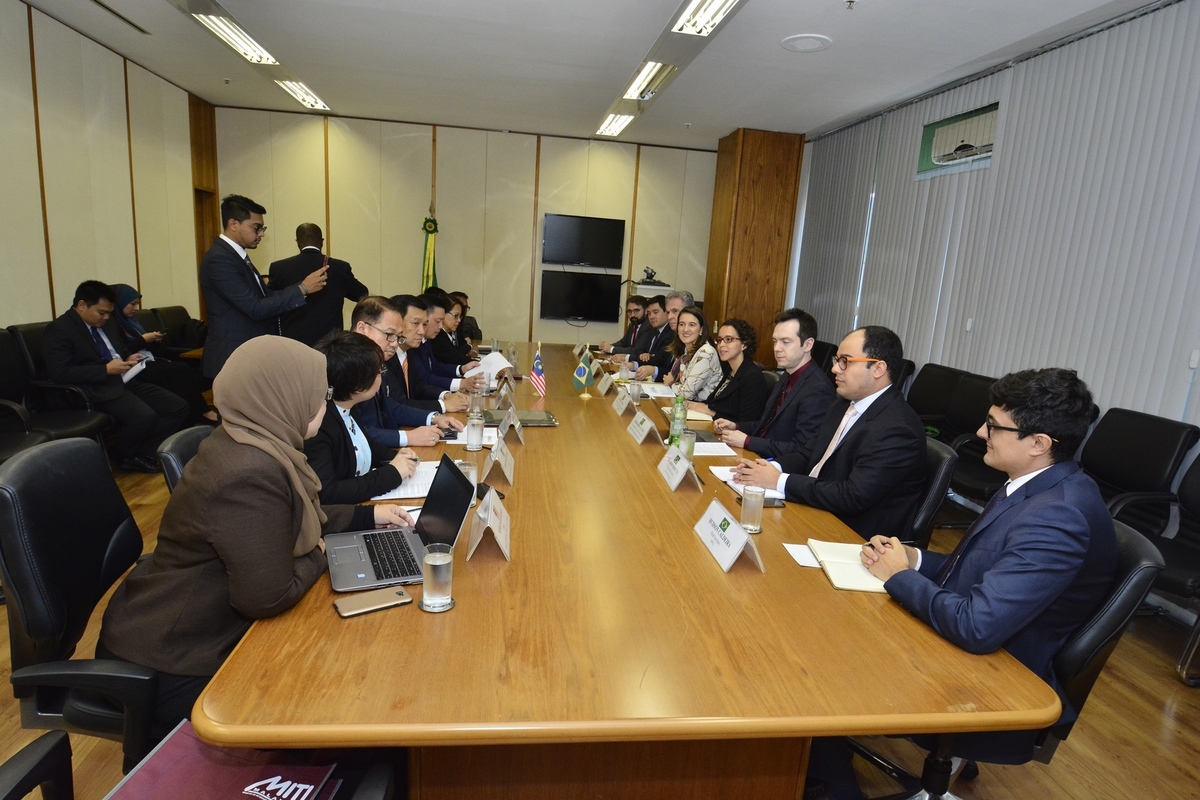 Reunião da comitiva da Malásia na secretaria da fazenda comYana Dumaresq, Secretário Especial de Comércio Exterior e Assuntos Internacionais, Substituto                    