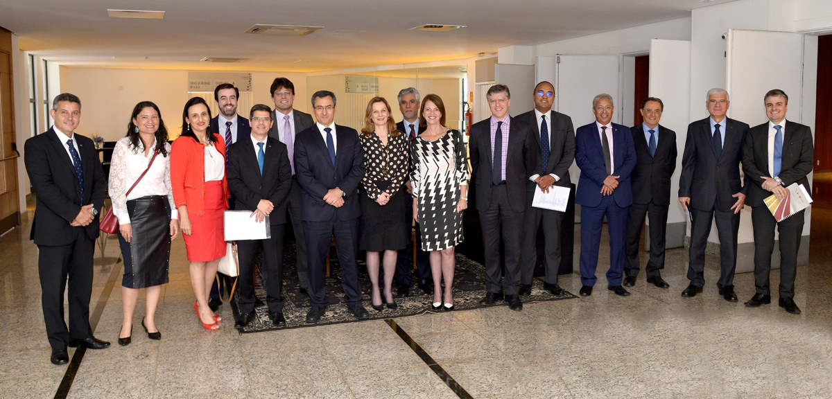 Autoridades reunidas na premiação desempenho funcionaçl da secretaria da fazenda