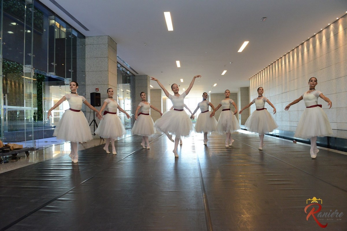 Bailarinas  banco do brasil