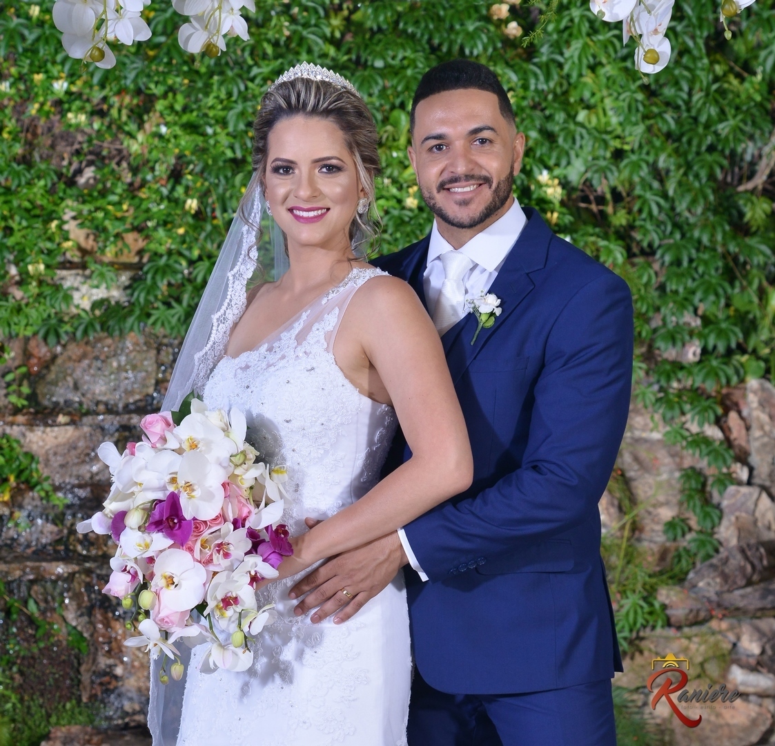 Buquet de noiva com orquídeas-terno para noivo 