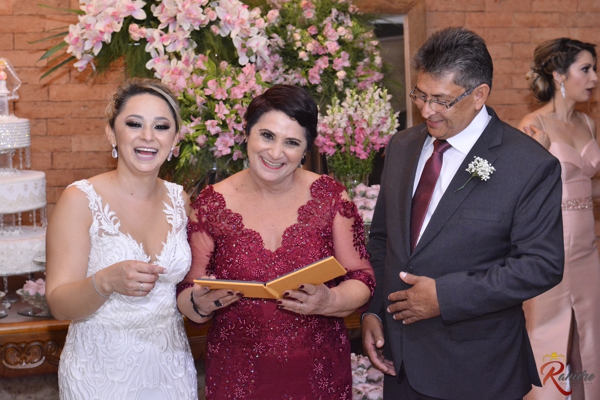 embraças de casamento para as mães