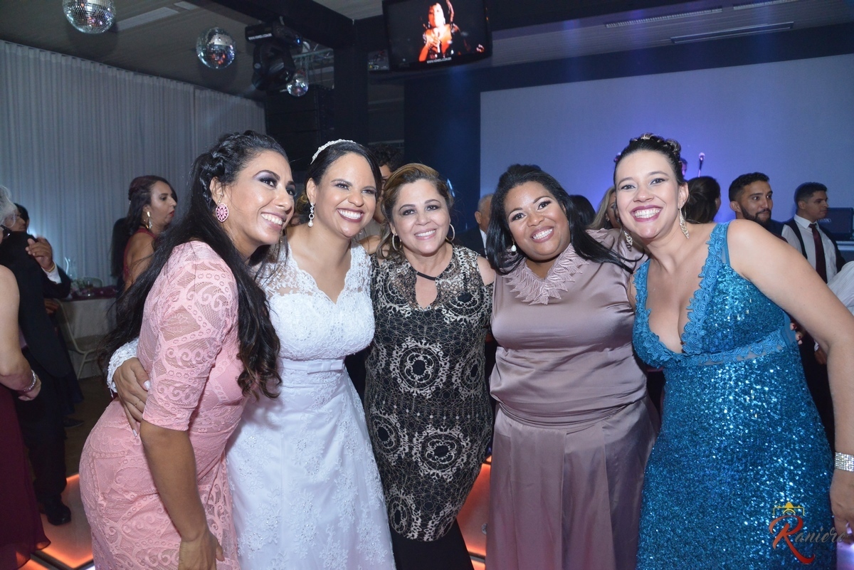 recepção de casamento no centro de convenções israel pinheiro