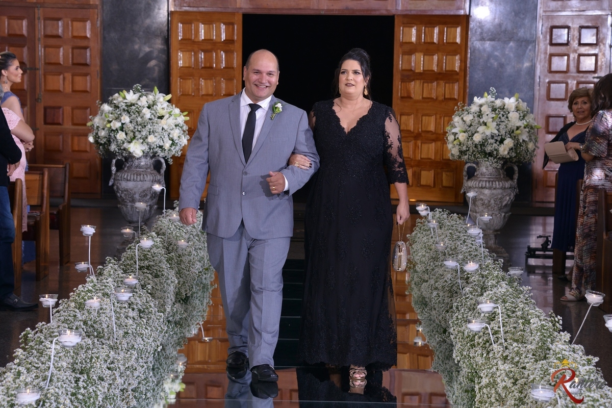 fotos da decoração de casamento na igreja nossa senhora da saudê Brasilia DF