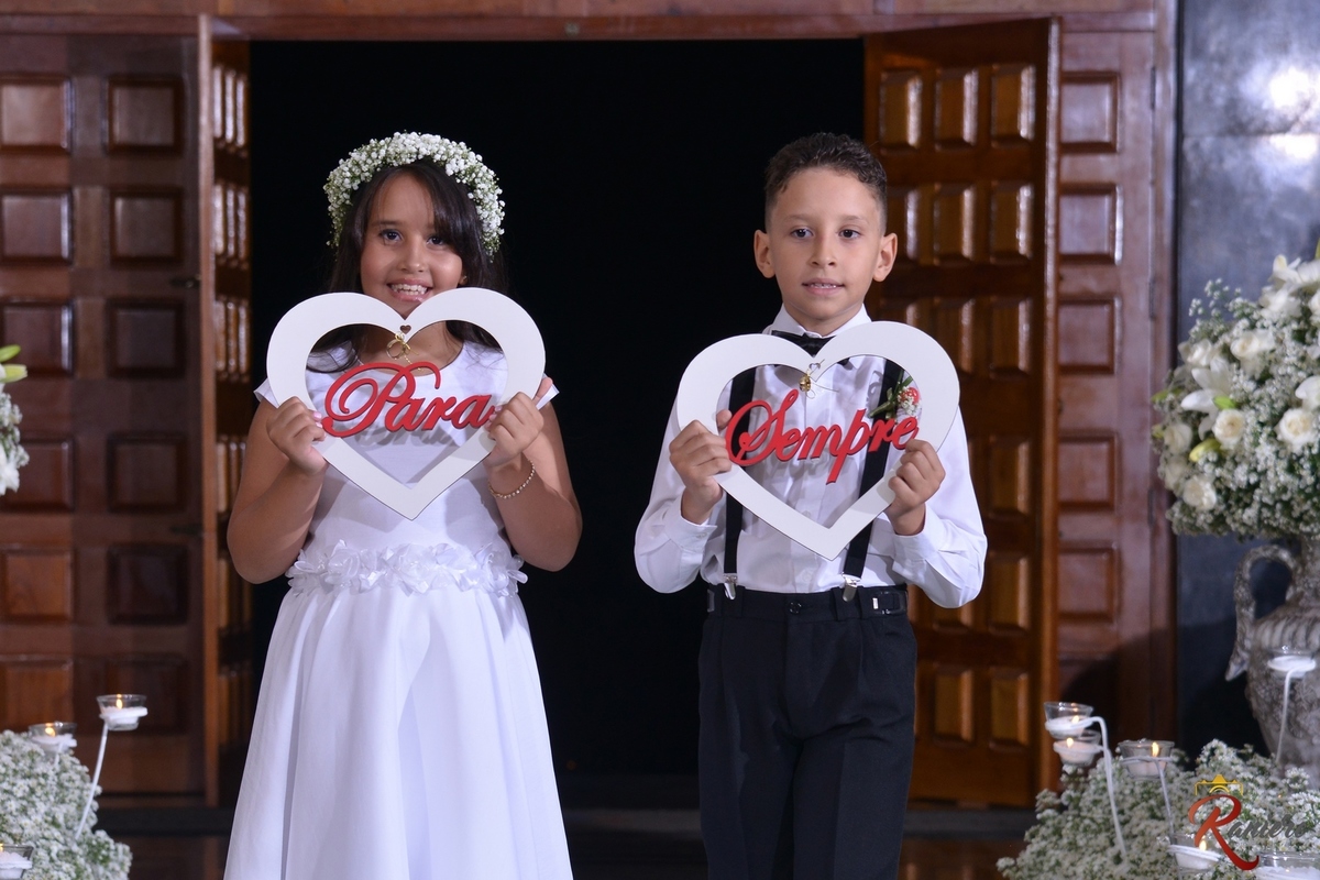 entrada de pagens na igreja nossa senhora da saudê