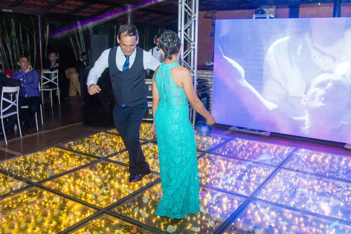 pista de dança com telão de led