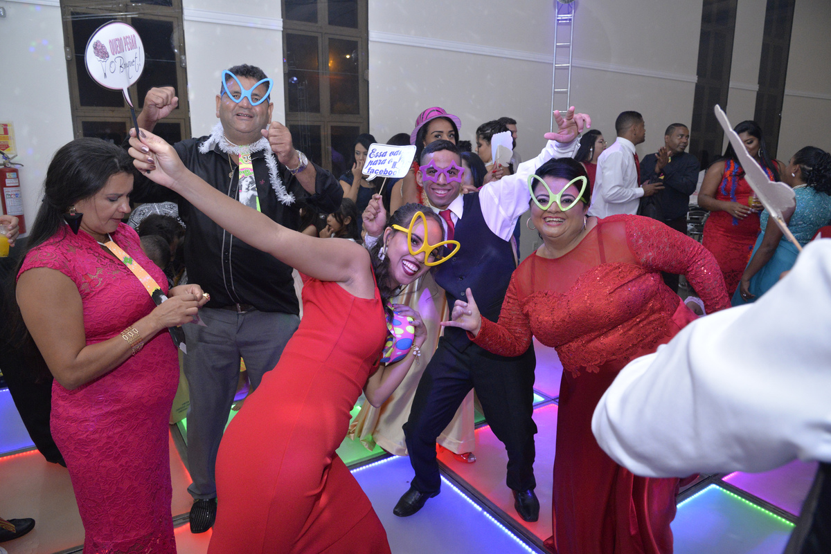 festa de casamento no salão de festas Supremum  Areial DF