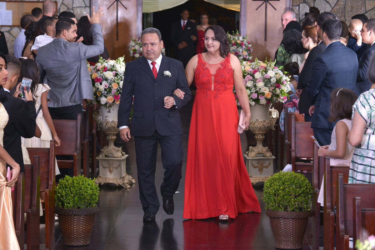 Celebração de casamento na igreja são paulo apostolo