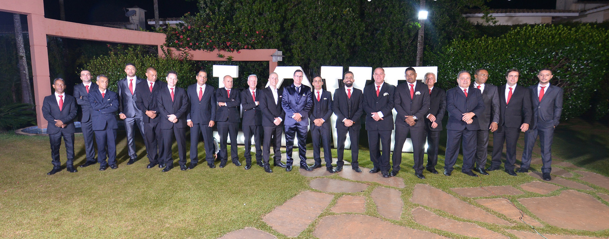 padrinhos de casamento no salão de festas supremum