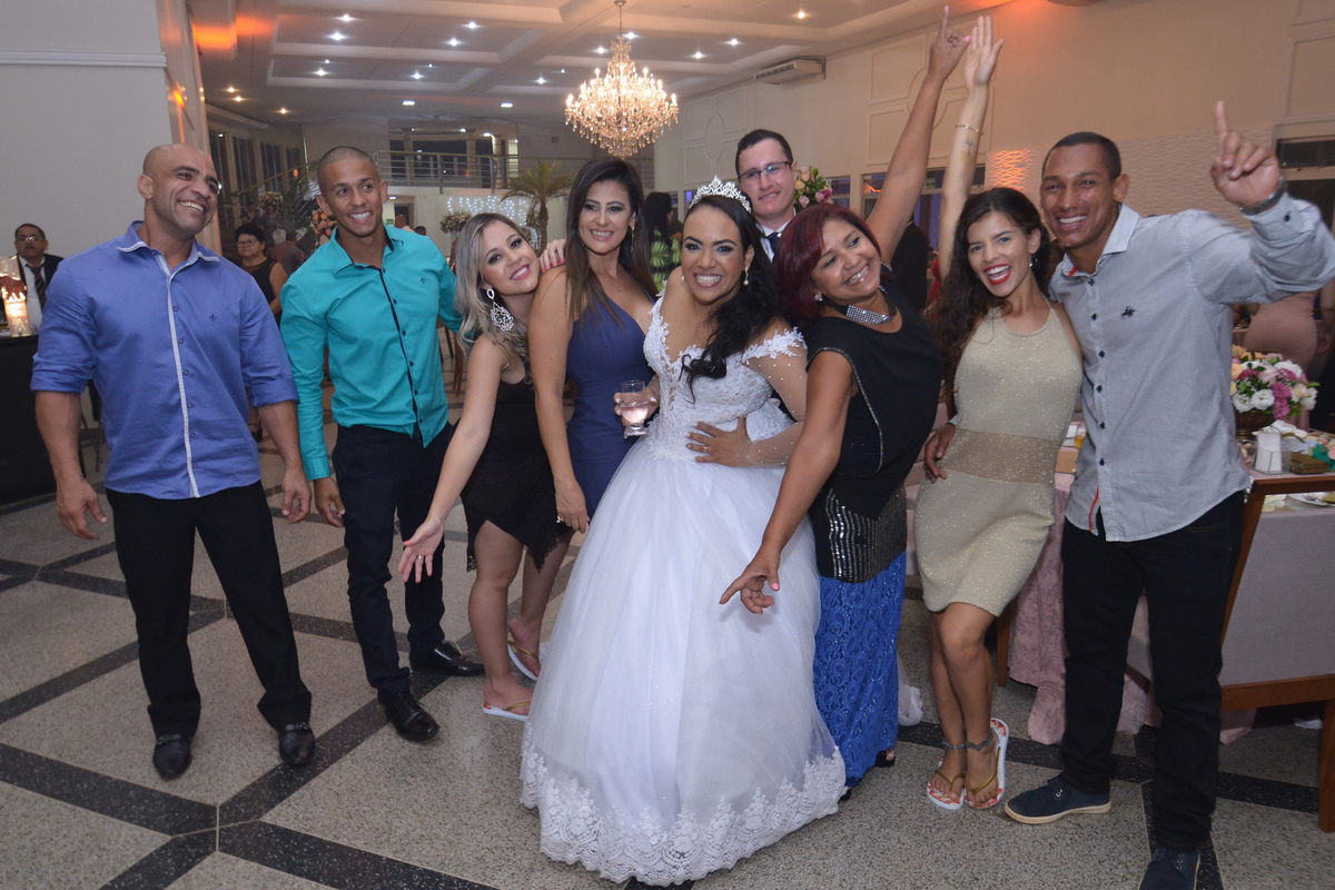 recepção de casamento da kele e cidnei no salão supremum