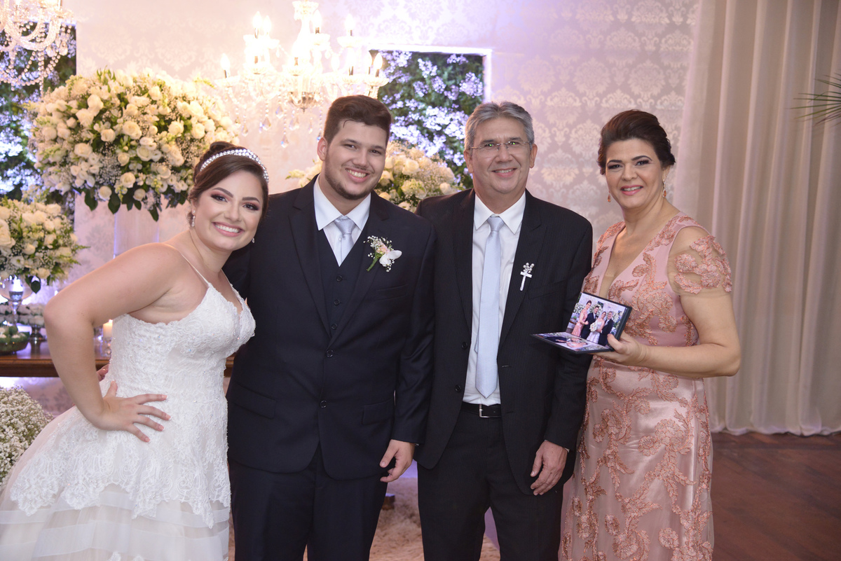 mini-álbuns fabricados durante o casamento para presentear as mães
