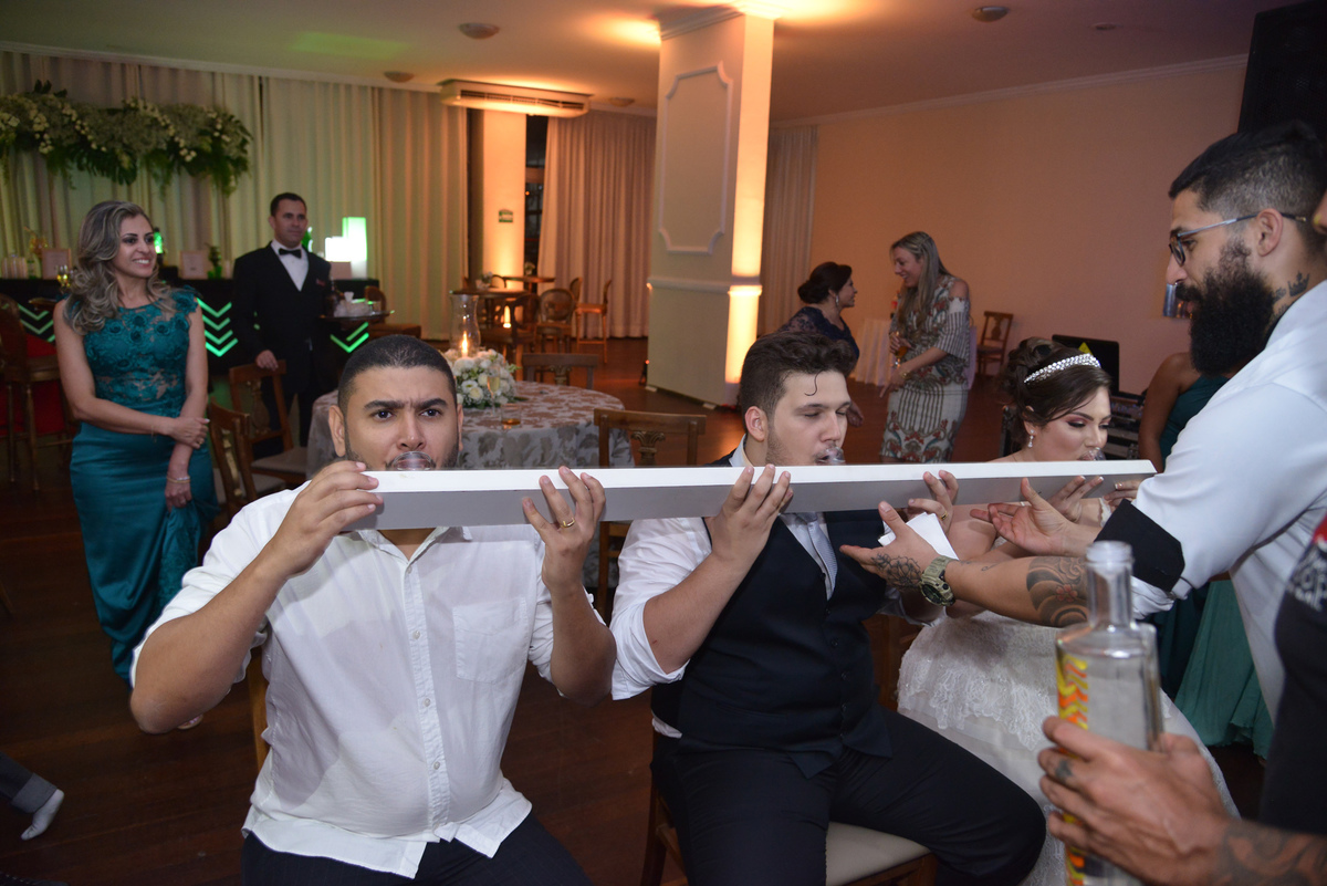 animação de festa no clube do exercito